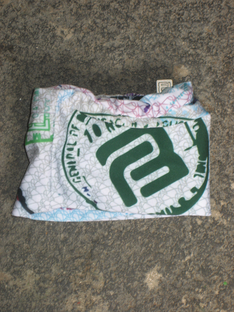 PASSPORT BICEP ZIPPER POCKET